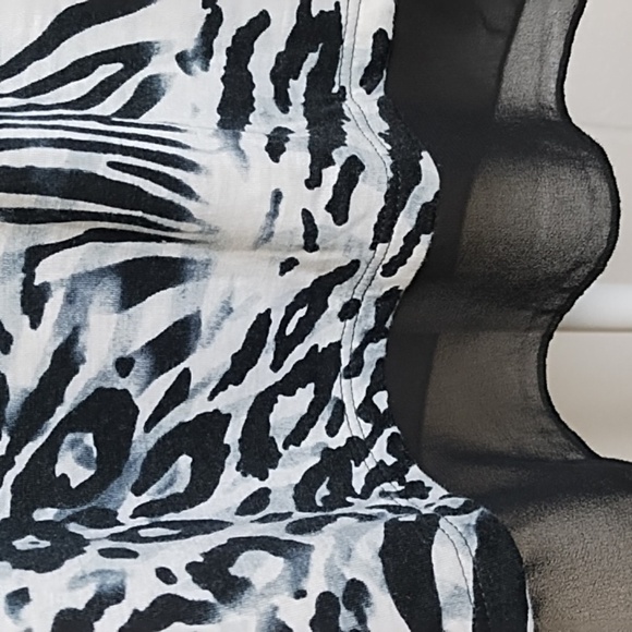 Simply Noelle Tee Shirt Knit Animal Print Hoodie Sheer Detail Trim 12/14 Lg/XL - Picture 3 of 12